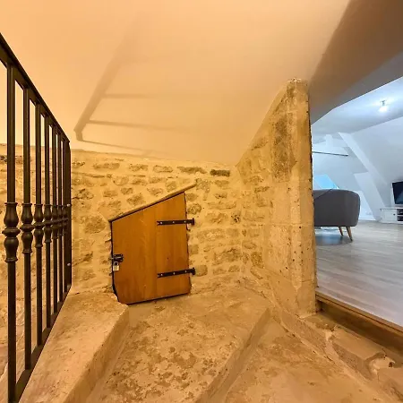 Maison - La Pierre De - A 4 Min De La Gare بيت للعطل